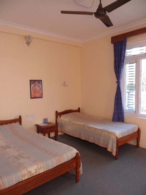 Hotel Nirvana Pokhara Habitación foto